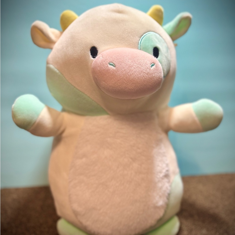 Squishmallow 18’’ Hug Mees Belana the Cow Fuzzy Belly